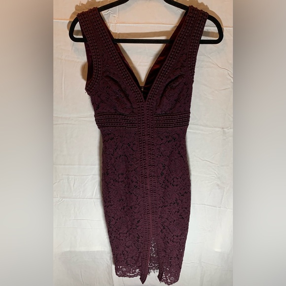 BARDOT Morgan Front Slit Lace Cocktail Dress in Dark Purple Size 2 XS - Picture 2 of 11